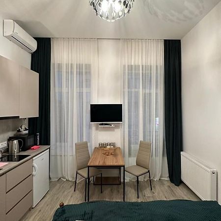 Apartment In The Center Of Tiflis Exterior foto