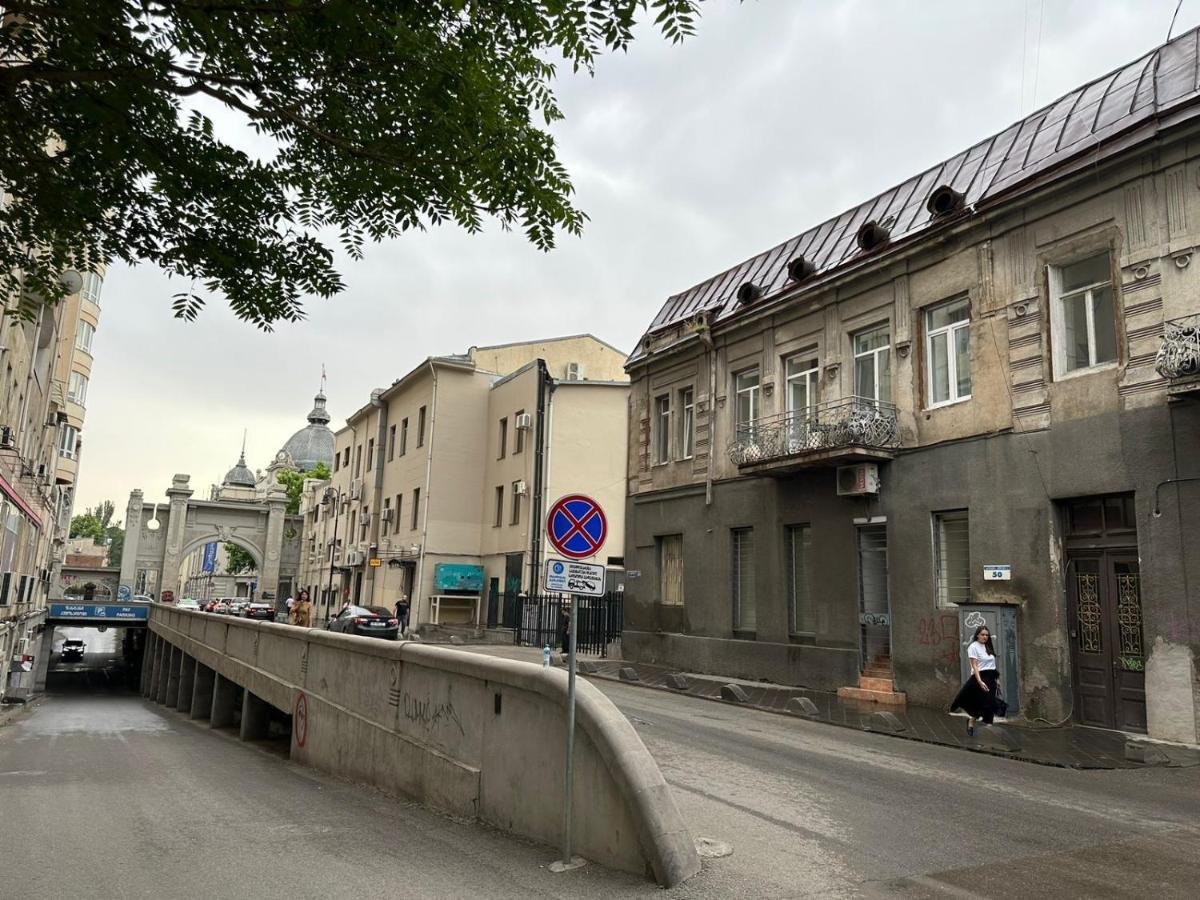 Apartment In The Center Of Tiflis Exterior foto